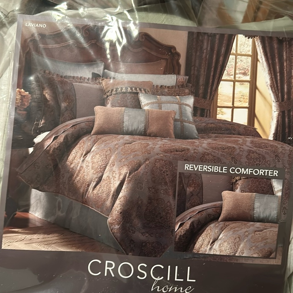 King size comforter with 2 kings pillow shams